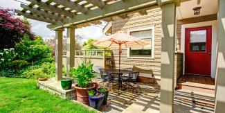 House patio shaded by a pergola